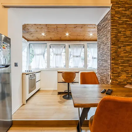 Appartement Cozy In Bllok 5 Min Walk From Park