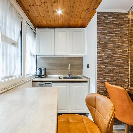 Appartement Cozy In Bllok 5 Min Walk From Park