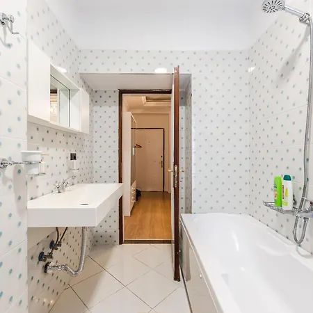 Cozy In Bllok 5 Min Walk From Park * Tirana