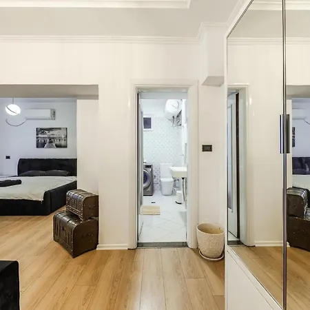 Daire Cozy In Bllok 5 Min Walk From Park *