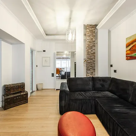 Cozy In Bllok 5 Min Walk From Park *