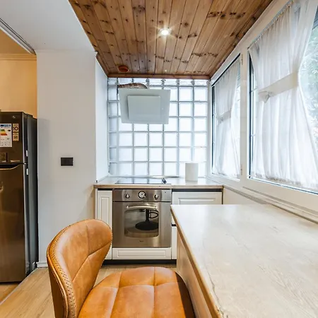 Cozy In Bllok 5 Min Walk From Park Tiran