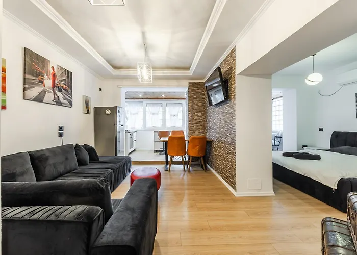 Cozy In Bllok 5 Min Walk From Park Apartmán Tirana